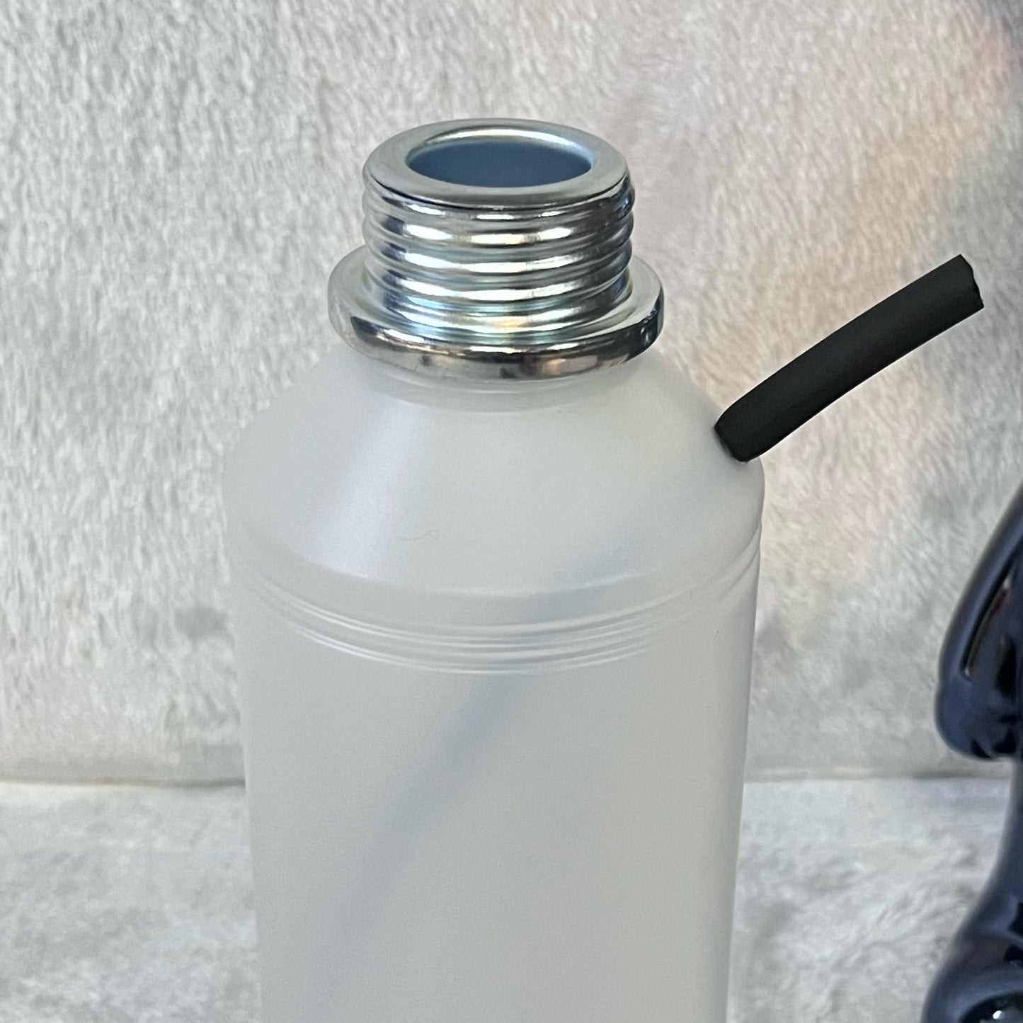 White negative pressure bottle